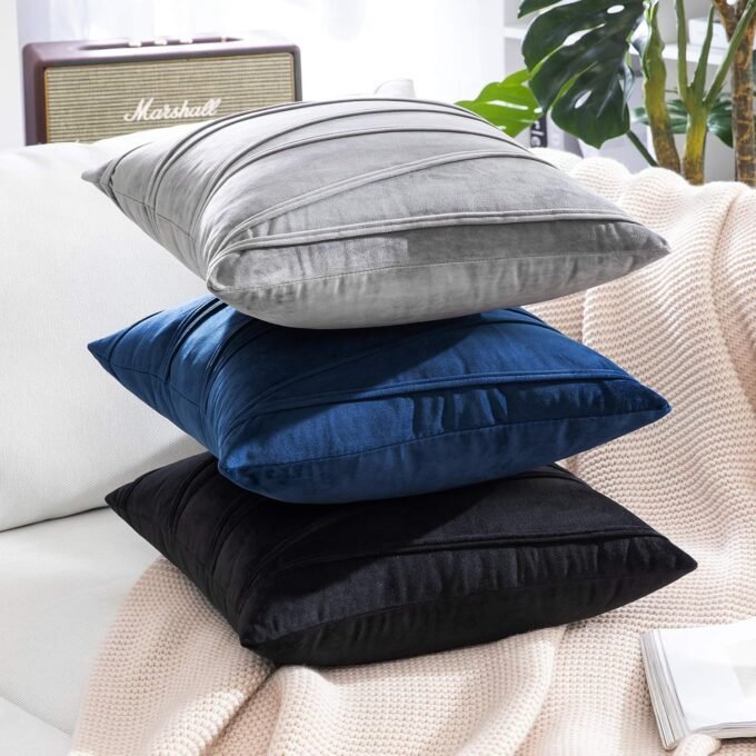 Decorative Velvet Cushion - Image 7